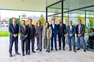 Gruppenfoto Round Table Wirtschaftskanzleien